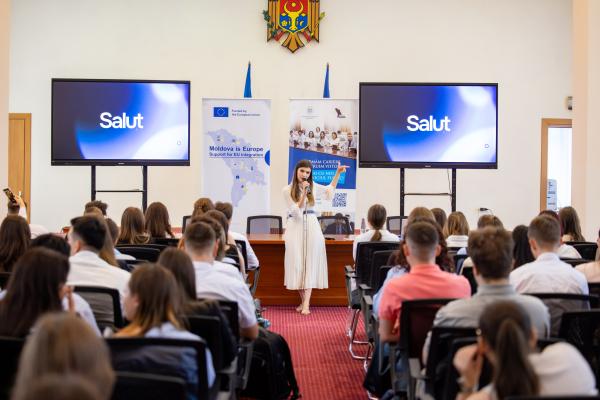 Moldova digitală: performanțe, provocări și viziunea unei generații noi - stagiarii Guvernului în dialog cu AGE