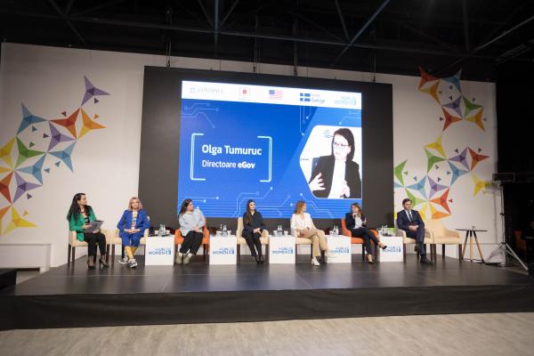 AGE reprezentată la evenimentul „Abilitarea femeilor într-o lume digitală”