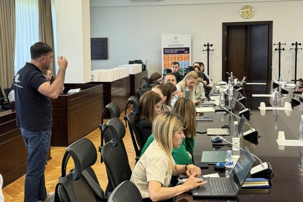 Funcționarii MDED au fost instruiți cu privire la testarea serviciilor electronice integrate în aplicația EVO