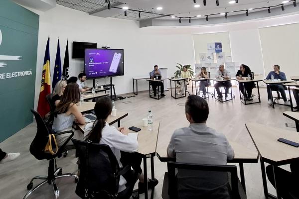 AGE și Asociația Băncilor explorează aplicația EVO pentru servicii digitale