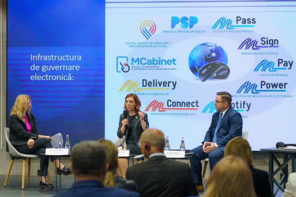 Platforma e-APL a fost prezentată la Forumul dedicat orașelor inteligente în devenire din țara noastră
