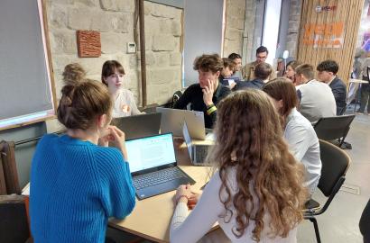 Inovația și democrația s-au întâlnit la Hackathon-ul Democracy Tech