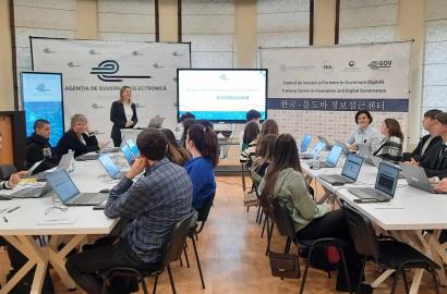 Voluntarii HelpAge International Moldova, beneficiari ai Programului de informare și educație digitală, lansat de AGE