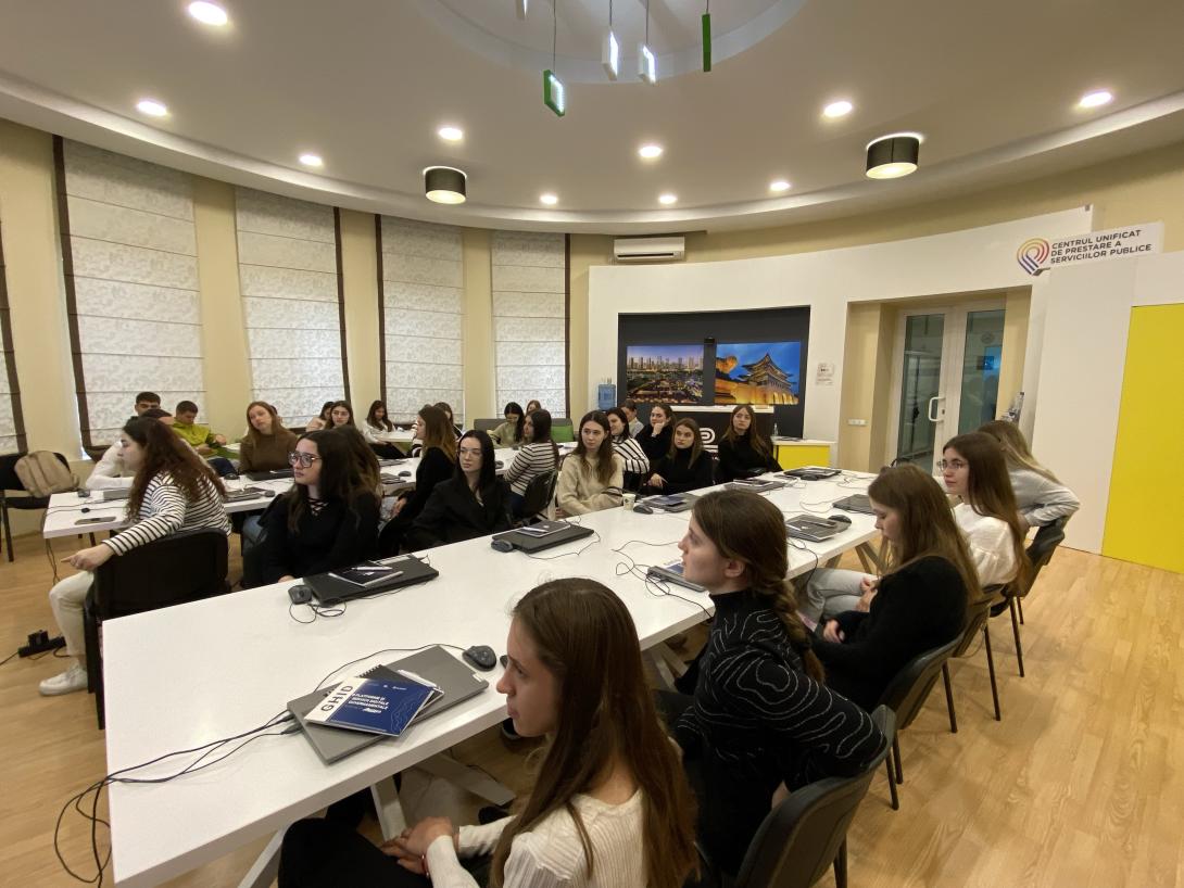 Între teorie și practică în domeniul guvernării digitale